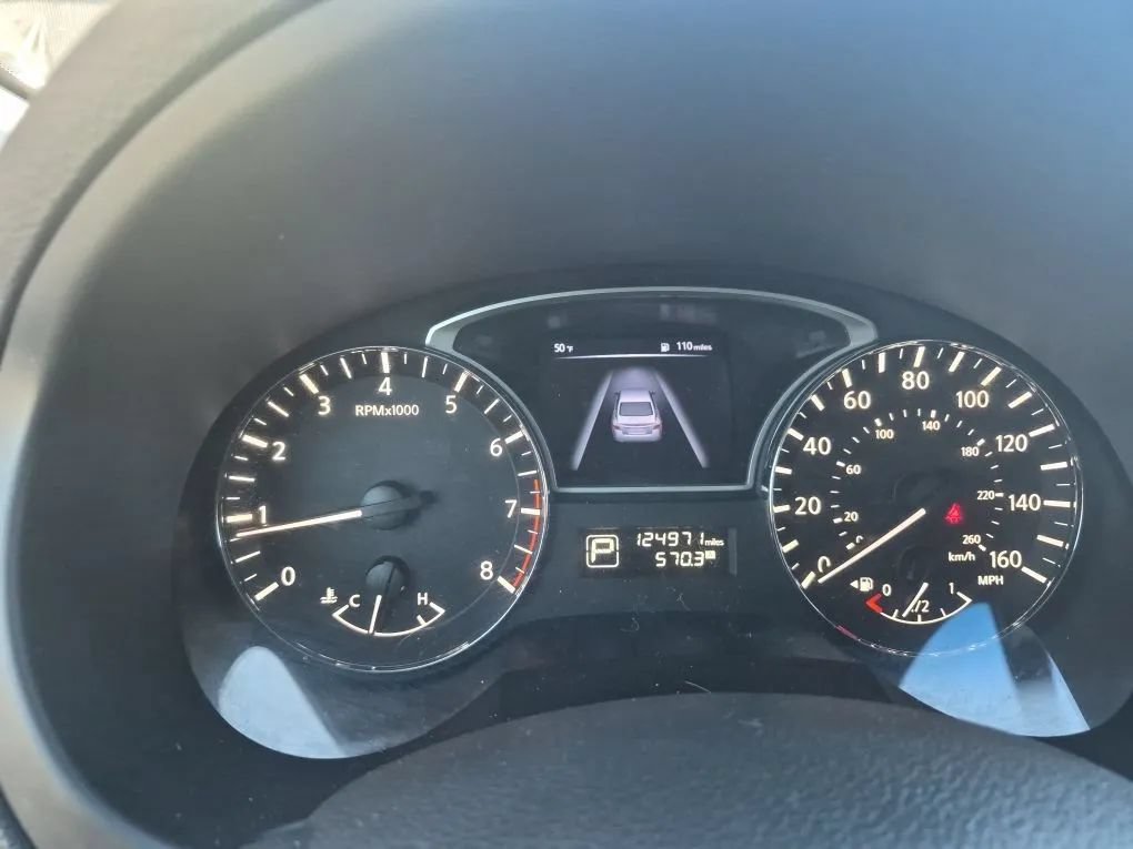 Used 2015 Nissan Altima 2.5 SV w/ Convenience Package FWD image 9