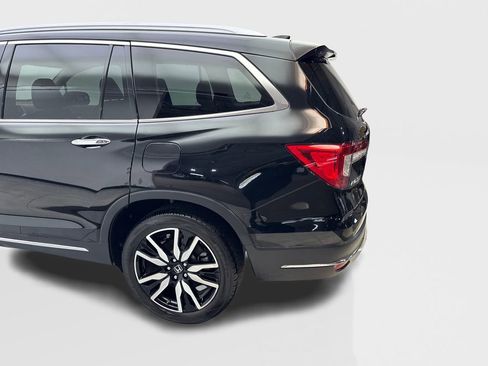 Used 2019 Honda Pilot Touring image 17