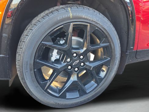New 2026 Chevrolet Traverse RS w/ LPO, Floor Liner Package FWD image 32