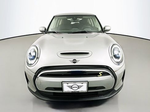 Certified 2024 MINI Cooper SE image 2
