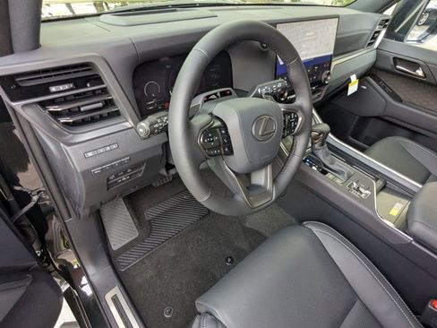 New 2026 Lexus GX 550 AWD/4WD image 3