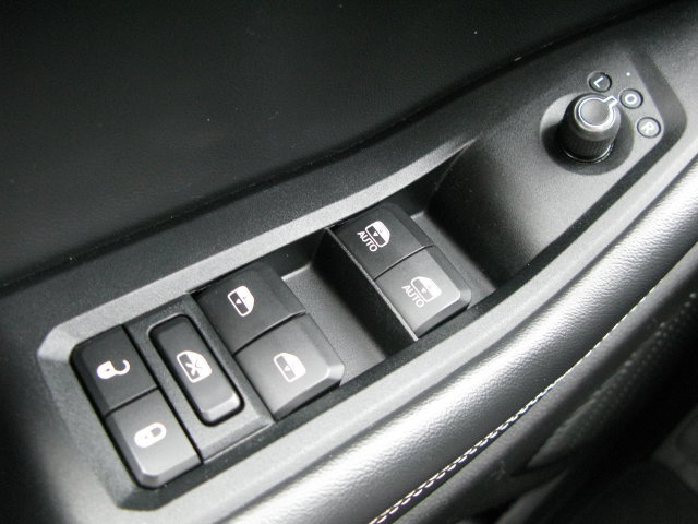 Used 2023 Jeep Grand Cherokee Limited w/ Black Appearance Package AWD/4WD image 15