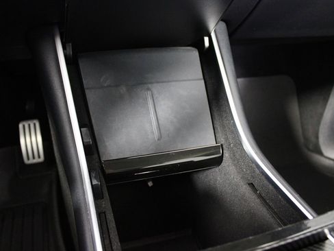 Used 2021 Tesla Model Y Performance image 26