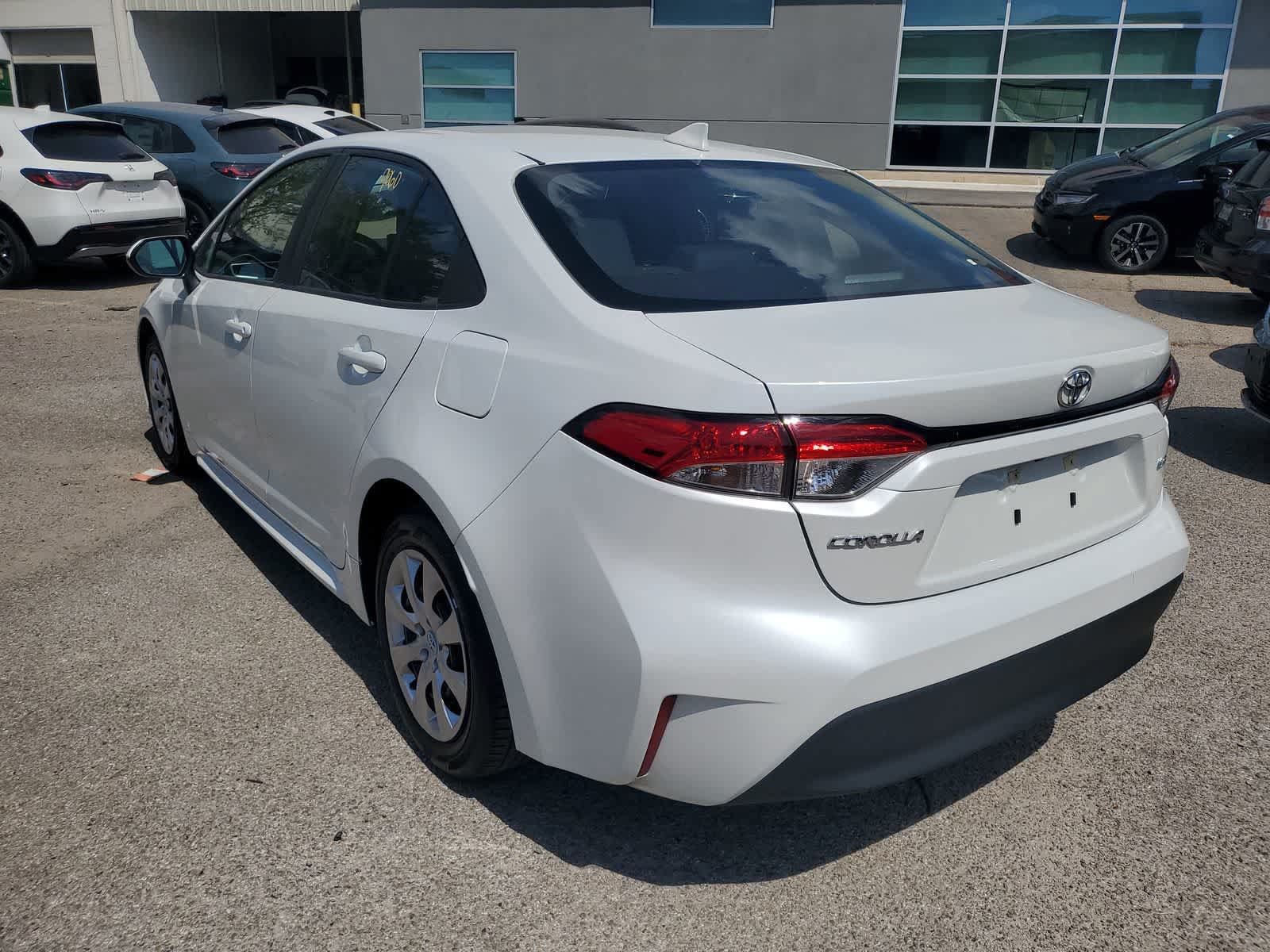 Used 2025 Toyota Corolla LE FWD image 4