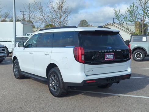 Used 2025 Ford Expedition Active RWD image 12