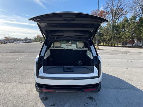 Used 2023 Land Rover Range Rover SE image 16