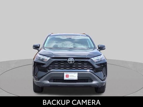 Used 2025 Toyota RAV4 XLE AWD/4WD image 2