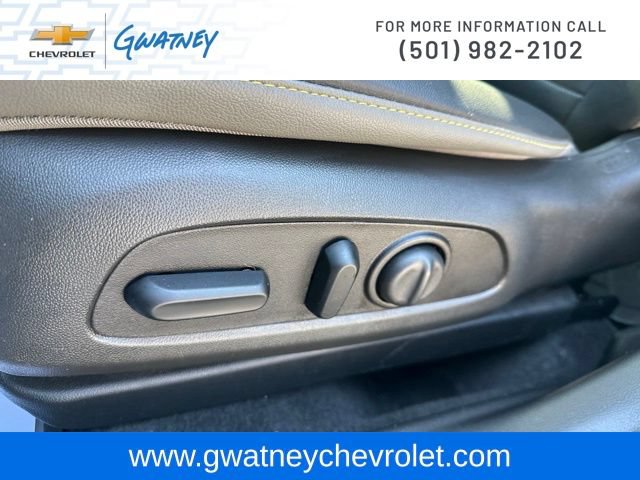 Used 2025 Chevrolet Trax ACTIV w/ Sunroof Package FWD image 21