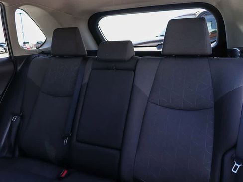 Used 2021 Toyota RAV4 XLE FWD image 19