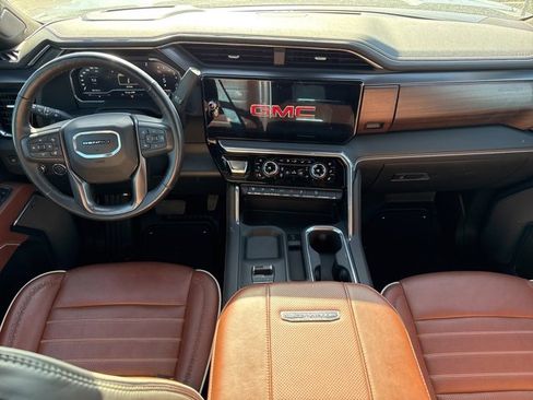 Used 2025 GMC Sierra 3500 Denali Ultimate image 5