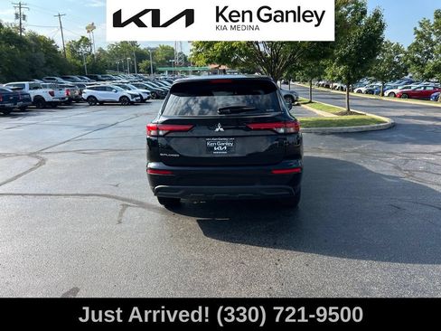 Used 2024 Mitsubishi Outlander ES AWD/4WD image 6