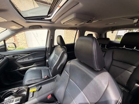 Used 2020 Honda Pilot Touring image 15