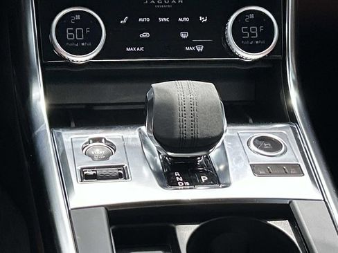 Used 2024 Jaguar XF R-Dynamic SE AWD/4WD image 28