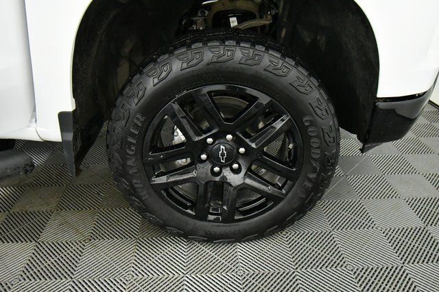 Used 2025 Chevrolet Silverado 1500 LT Trail Boss w/ Convenience Package II AWD/4WD image 17