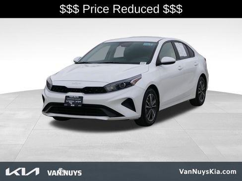 Used 2023 Kia Forte LXS image 6