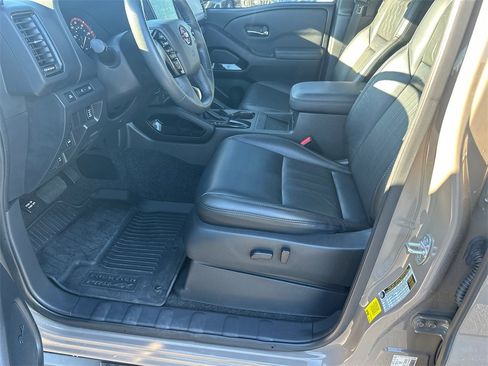 Used 2022 Nissan Frontier PRO-4X w/ Pro-4X Premium Package image 9
