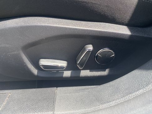 Used 2019 Ford Fusion SE FWD image 20