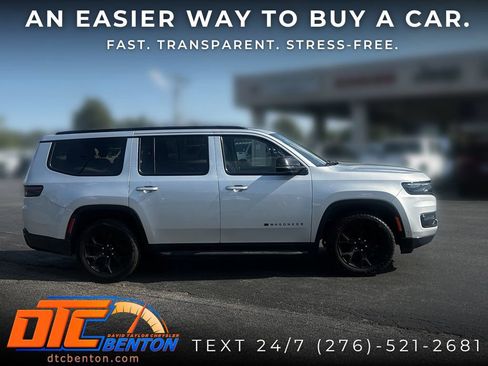 Used 2024 Jeep Wagoneer Series II AWD/4WD image 2