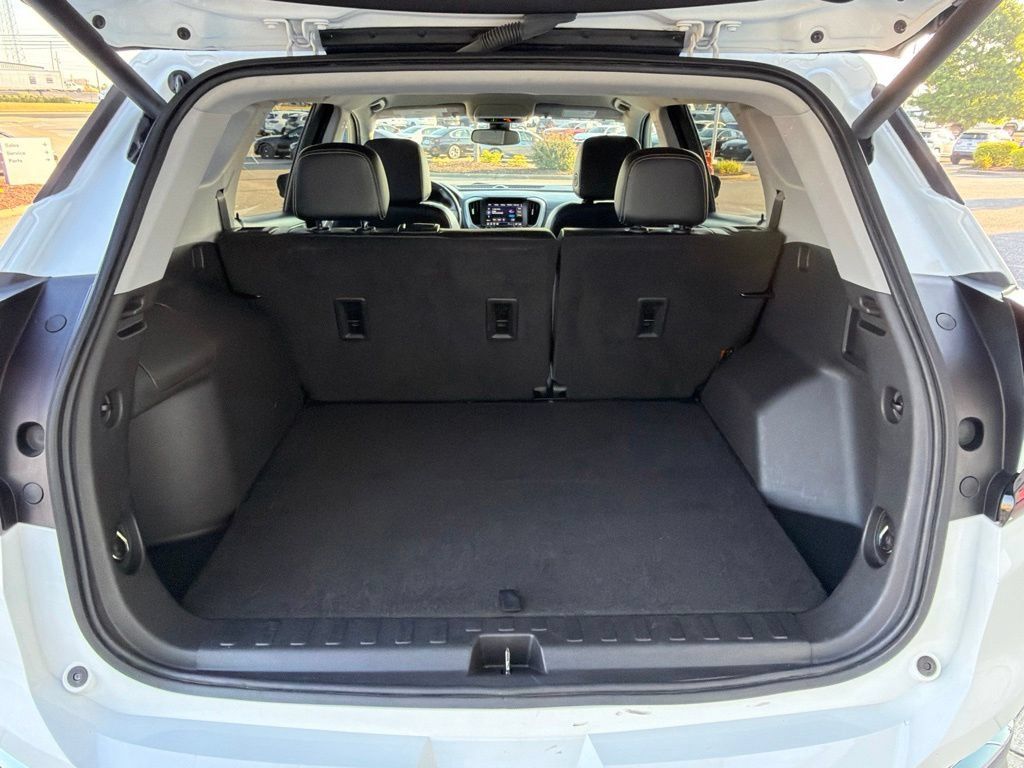 Used 2023 GMC Terrain SLT FWD image 16