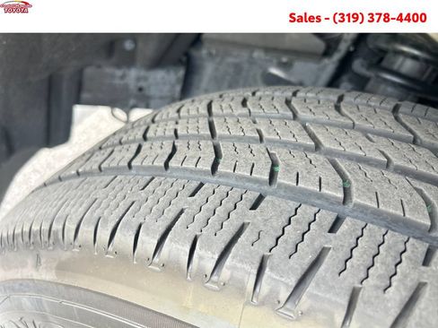 Certified 2024 Toyota Tacoma SR5 AWD/4WD image 26