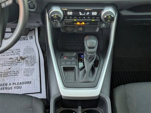 Used 2025 Toyota RAV4 XLE image 22