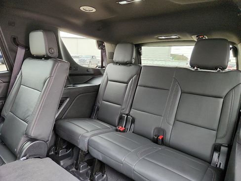 Used 2024 Chevrolet Tahoe LT RWD image 9