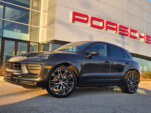 Used 2025 Porsche Macan image 1