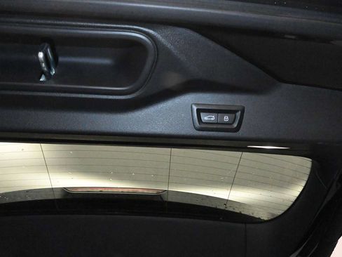 Used 2025 BMW X5 xDrive50e AWD/4WD image 31