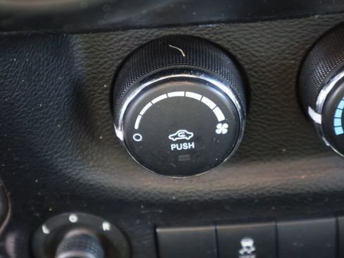 Used 2013 Jeep Wrangler Unlimited Sahara w/ Connectivity Group image 32