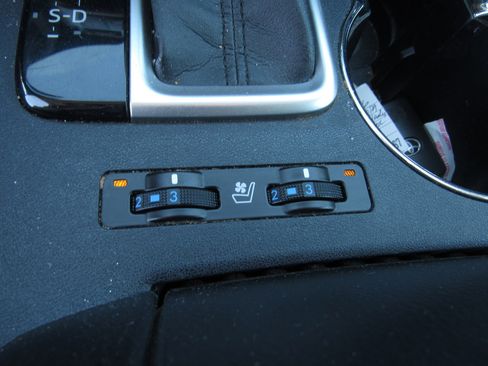 Used 2016 Toyota Highlander Limited image 23