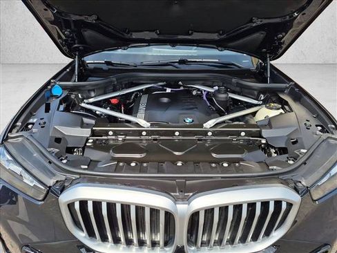 Used 2026 BMW X5 xDrive40i w/ M Sport Package AWD/4WD image 25