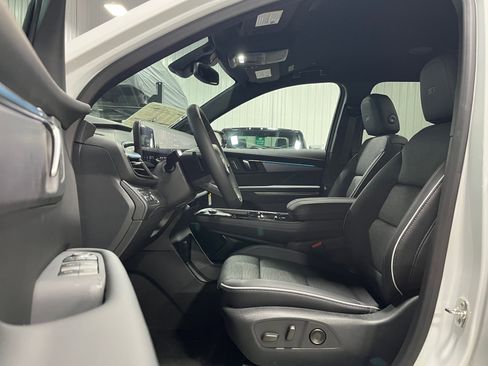 New 2026 Buick Enclave Sport Touring w/ LPO, Floor Liner Package image 11