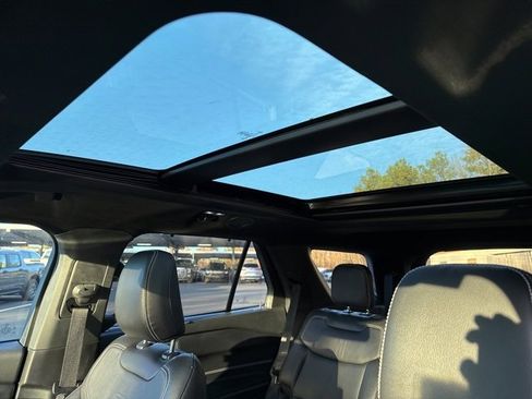 Used 2021 Ford Explorer ST w/ Equipment Group 401A image 11