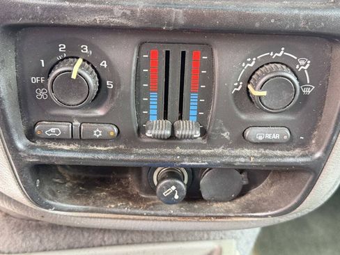 Used 2003 Chevrolet TrailBlazer LS w/ Preferred Equipment Group RWD image 17