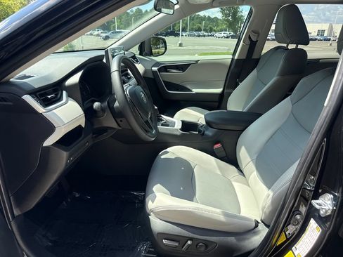 Used 2025 Toyota RAV4 XLE Premium AWD/4WD image 12