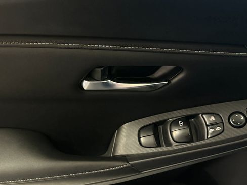 Used 2024 Nissan Sentra SV FWD image 13