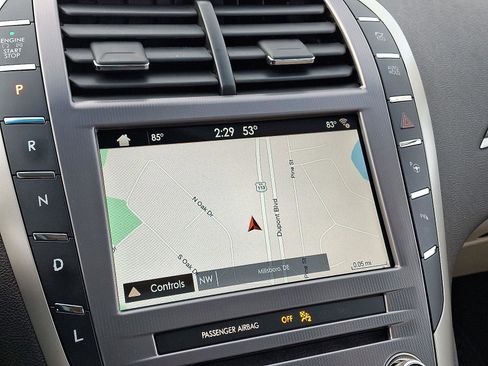 Used 2019 Lincoln MKZ Reserve image 17