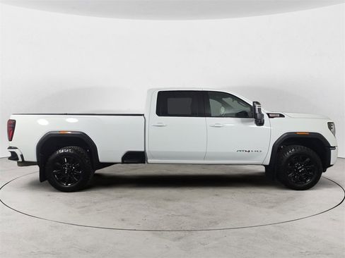 Used 2024 GMC Sierra 3500 AT4 image 6