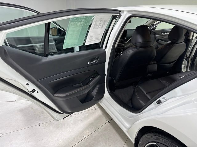 Used 2023 Nissan Altima 2.5 SR w/ SR Premium Package FWD image 23