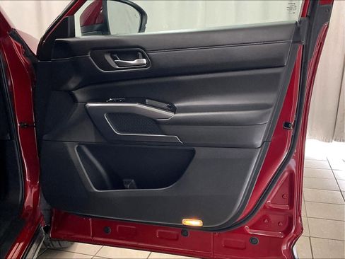 Used 2022 Nissan Pathfinder SL w/ SL Premium Package image 12