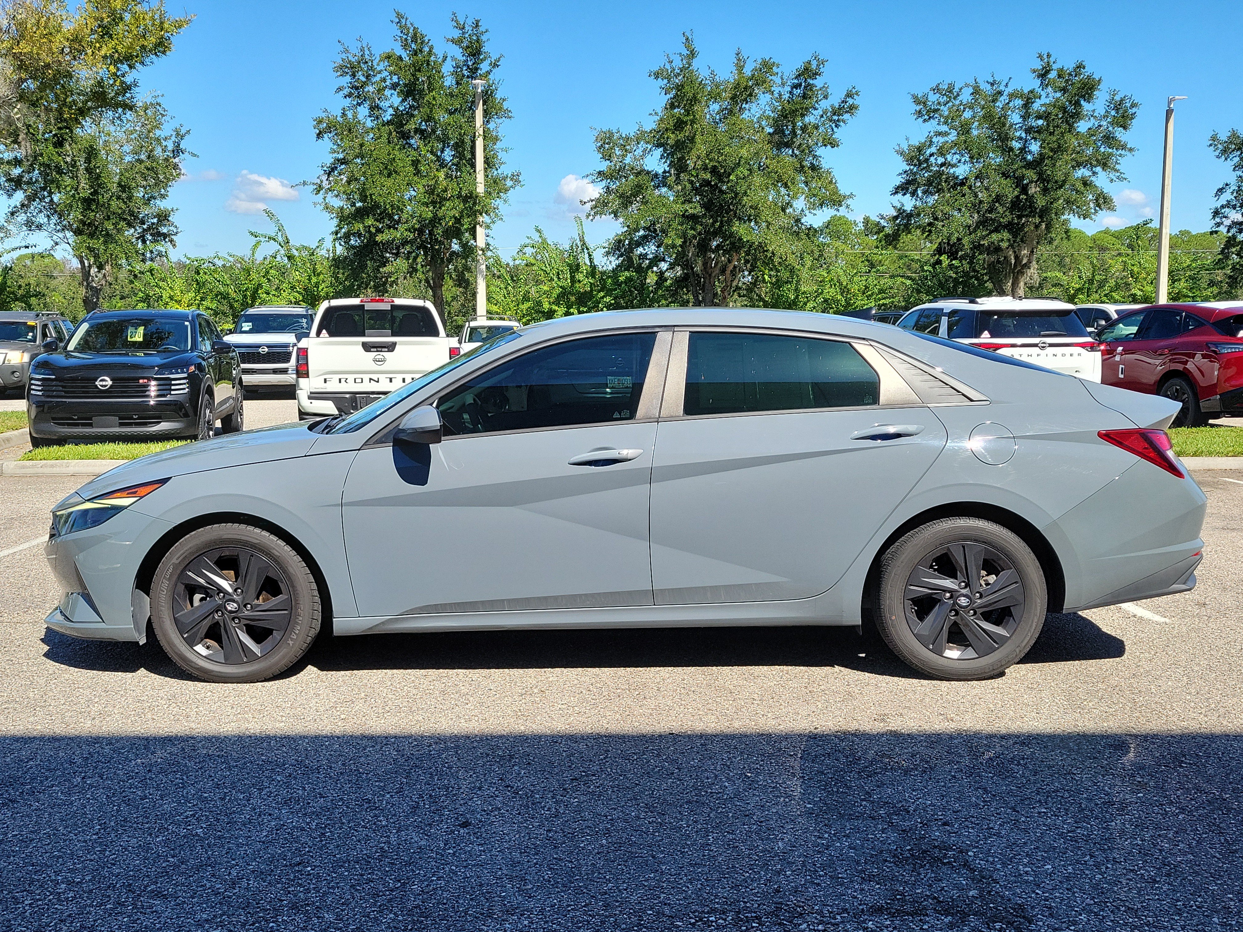 Used 2021 Hyundai Elantra SEL w/ Convenience Package FWD image 9