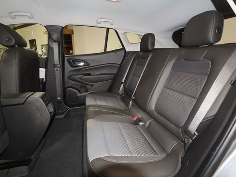 Certified 2025 Chevrolet Trax LT image 23