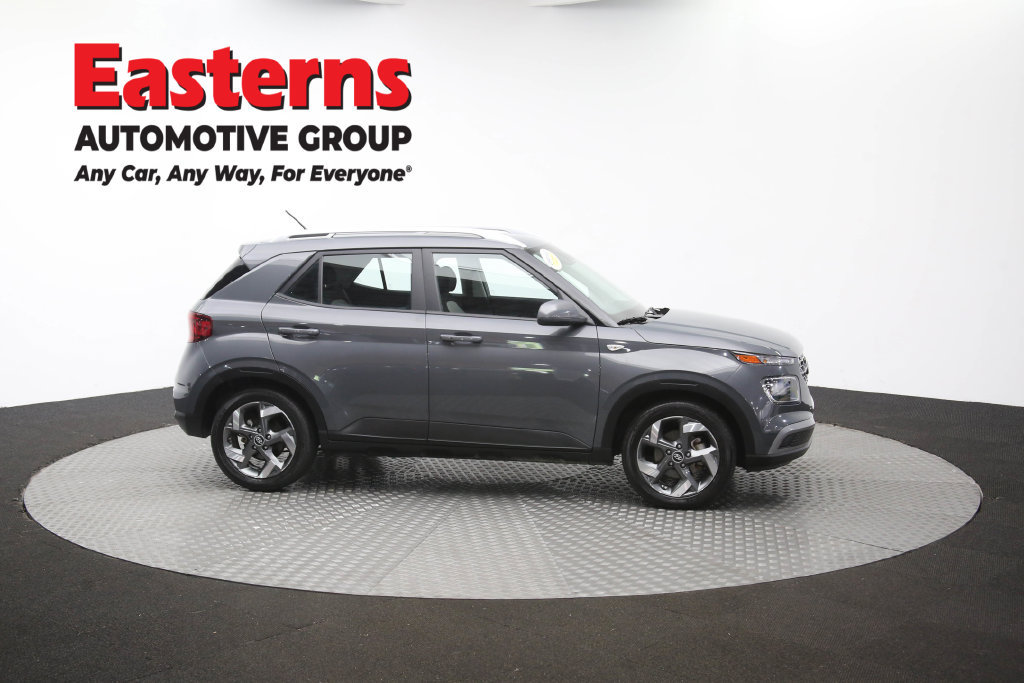 Used 2025 Hyundai Venue SEL FWD image 47