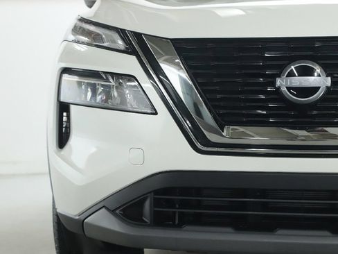 Certified 2023 Nissan Rogue SV w/ SV Premium B Package AWD/4WD image 7