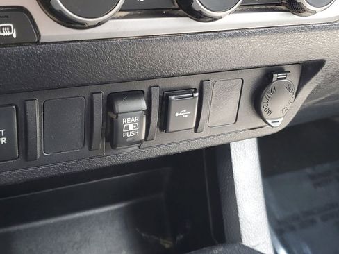 Used 2022 Toyota Tacoma SR5 image 21