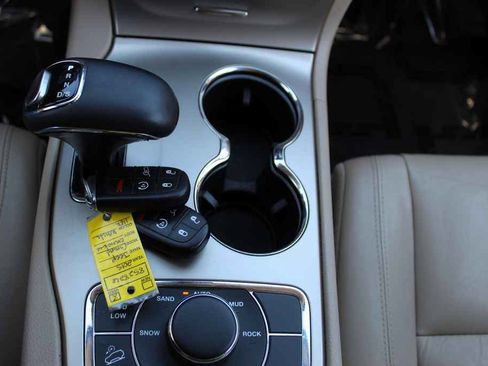 Used 2015 Jeep Grand Cherokee Limited AWD/4WD image 26