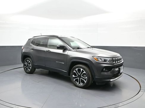 Used 2023 Jeep Compass Limited AWD/4WD image 4