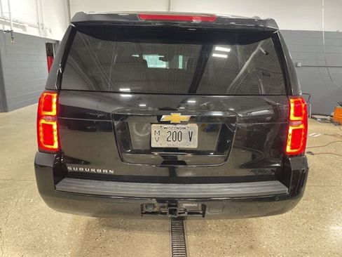 Used 2018 Chevrolet Suburban LT AWD/4WD image 27