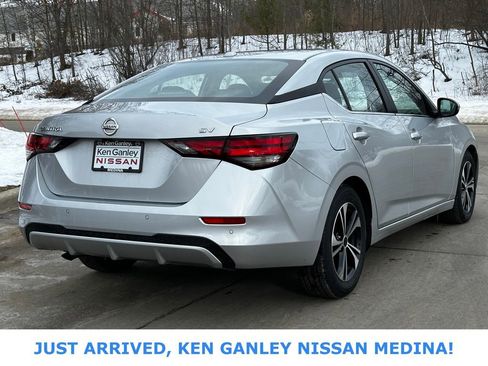 Used 2023 Nissan Sentra SV image 3
