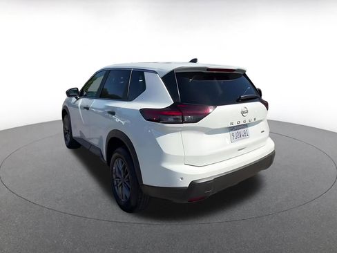 Used 2024 Nissan Rogue S image 11